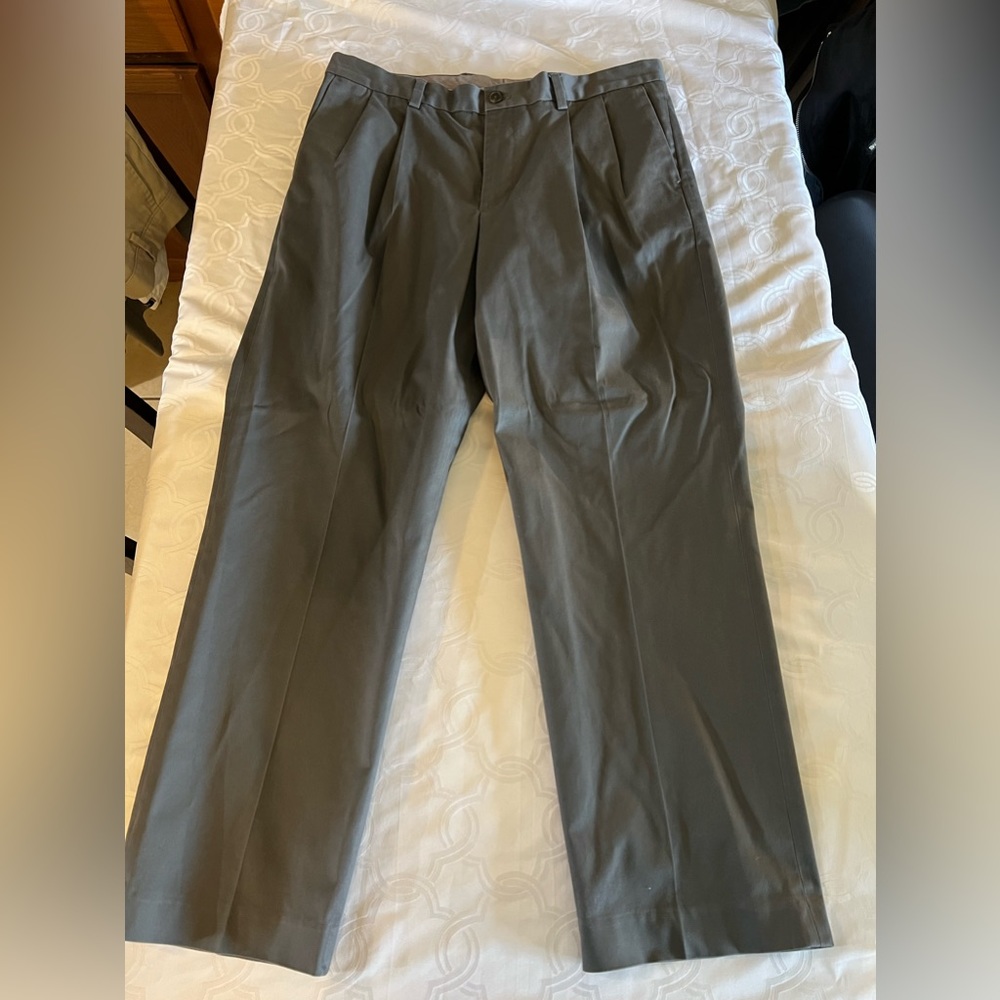 💕Buttoned Down Men’s Dress Pants 35 X 30